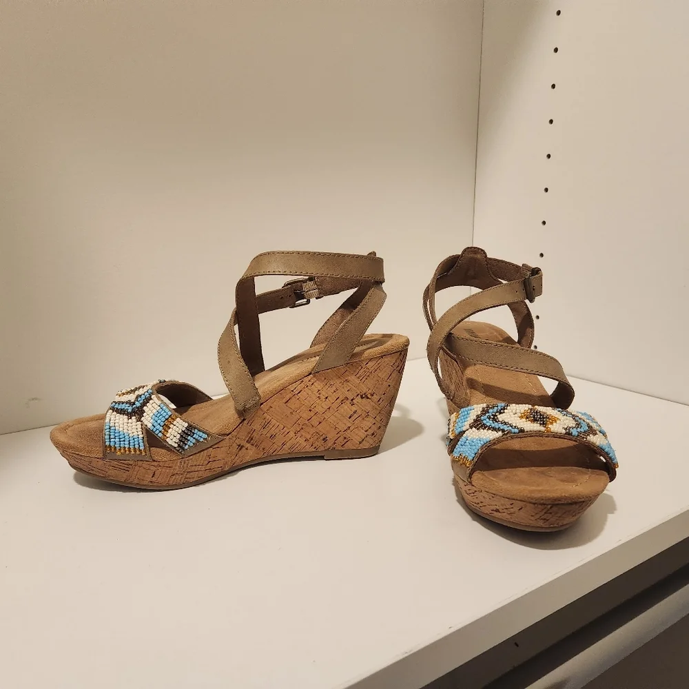 Minnetonka Wedge Sandals - Picture 1 of 3